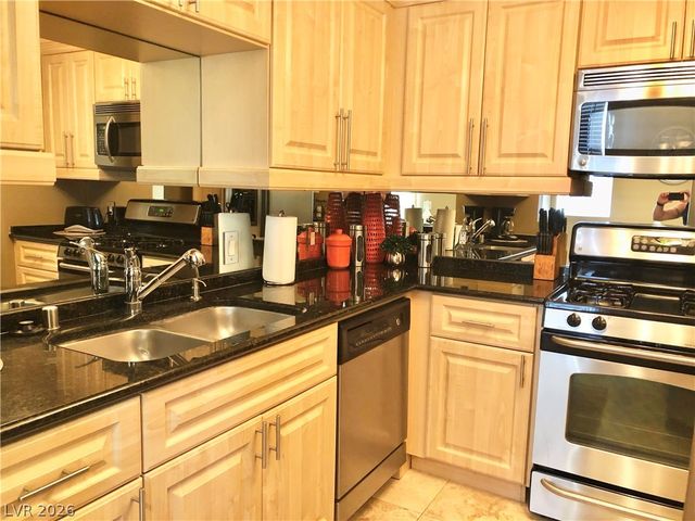 270 FLAMINGO Road 120, Las Vegas, NV 89169
