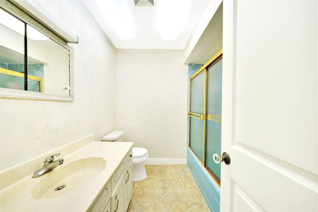 2701 Middle River Drive 11, Fort Lauderdale, FL 33306