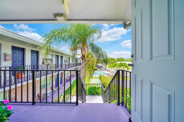 2701 Middle River Drive 11, Fort Lauderdale, FL 33306
