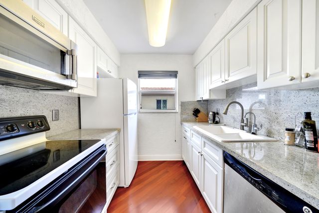 2701 Middle River Drive 11, Fort Lauderdale, FL 33306