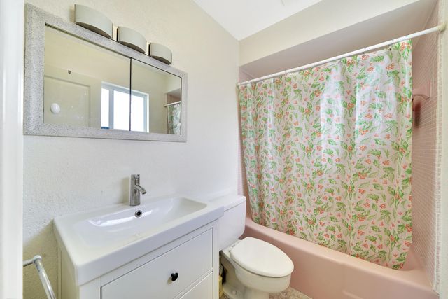 2701 Middle River Drive 11, Fort Lauderdale, FL 33306