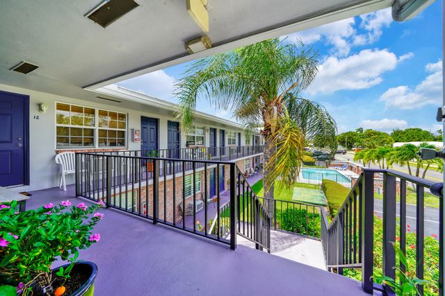 2701 Middle River Drive 11, Fort Lauderdale, FL 33306