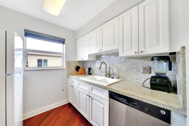 2701 Middle River Drive 11, Fort Lauderdale, FL 33306