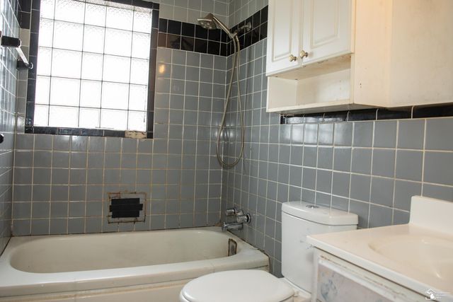735 Detroit Avenue, Lincoln Park, MI 48146