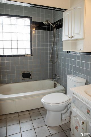735 Detroit Avenue, Lincoln Park, MI 48146