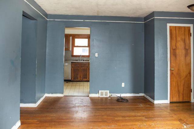 735 Detroit Avenue, Lincoln Park, MI 48146