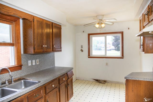 735 Detroit Avenue, Lincoln Park, MI 48146