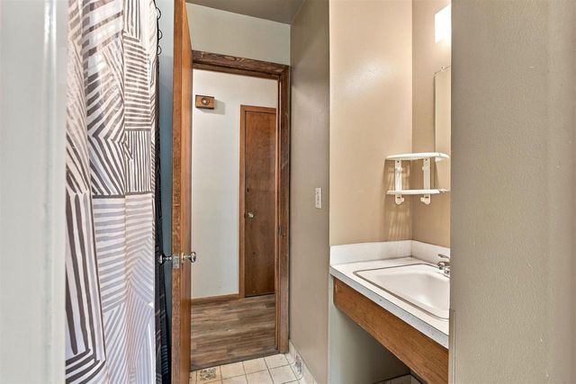 1011 S BLUEMOUND DRIVE, Appleton, WI 54914