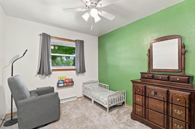 1011 S BLUEMOUND DRIVE, Appleton, WI 54914