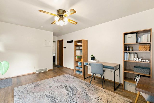 1011 S BLUEMOUND DRIVE, Appleton, WI 54914