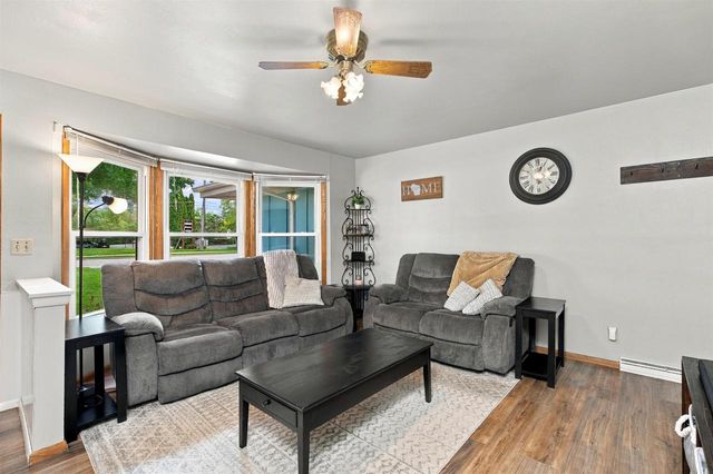 1011 S BLUEMOUND DRIVE, Appleton, WI 54914