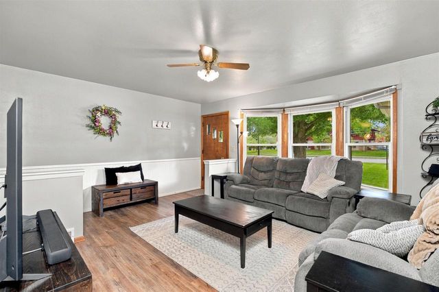 1011 S BLUEMOUND DRIVE, Appleton, WI 54914