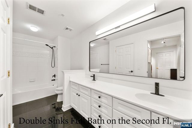 11 Lydia, West New York, NJ 07093