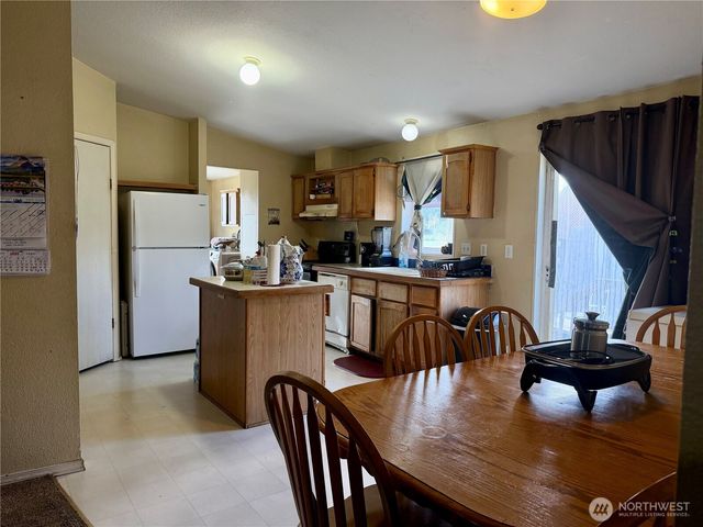 6823 201st Avenue SW, Centralia, WA 98579