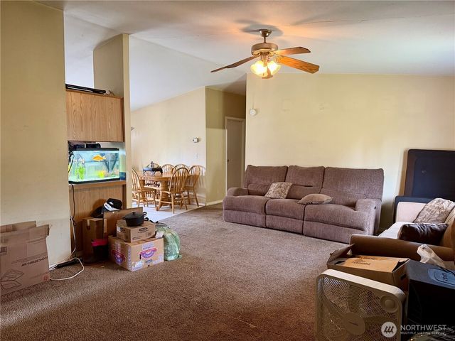 6823 201st Avenue SW, Centralia, WA 98579