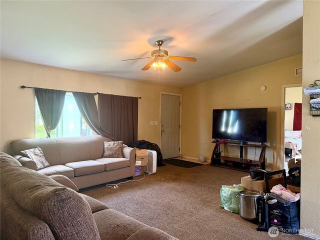 6823 201st Avenue SW, Centralia, WA 98579