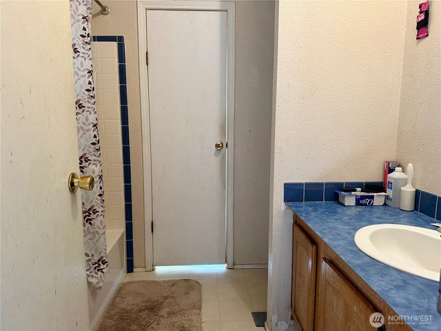 6823 201st Avenue SW, Centralia, WA 98579