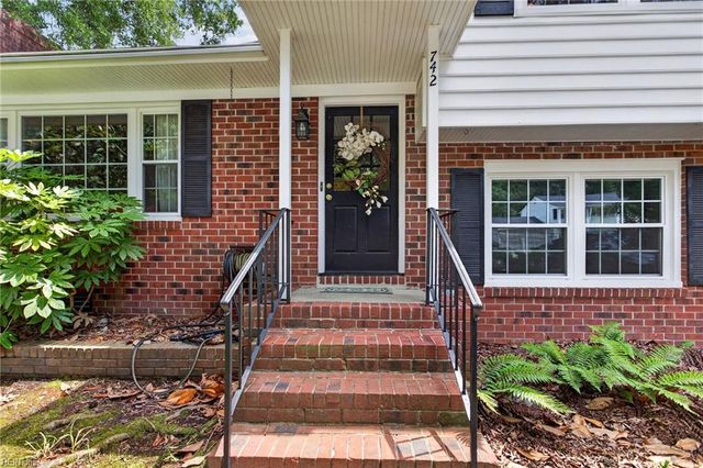 742 Jouett DR, Newport News, VA 23608