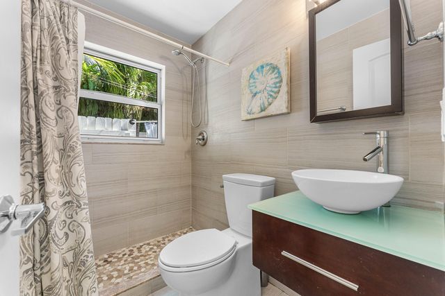 334 NE 7th Avenue, Delray Beach, FL 33483