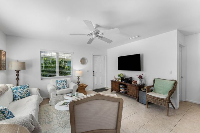 334 NE 7th Avenue, Delray Beach, FL 33483