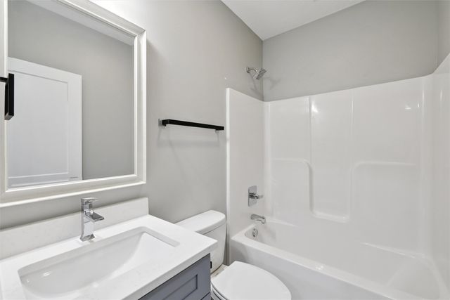 15575 Rocklyn Place, Clive, IA 50325