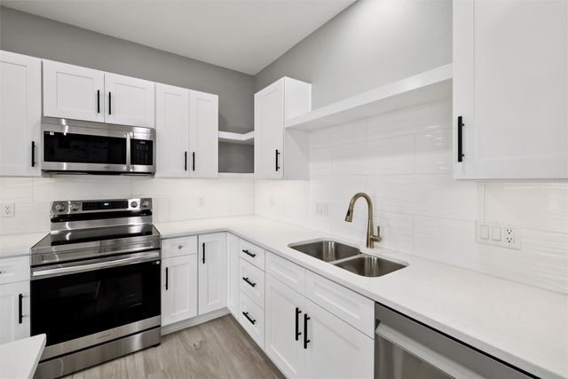 15575 Rocklyn Place, Clive, IA 50325