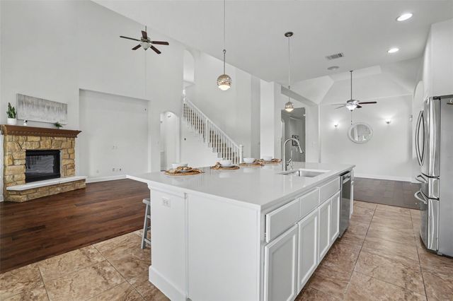 213 Southern Cross DR, Austin, TX 78717