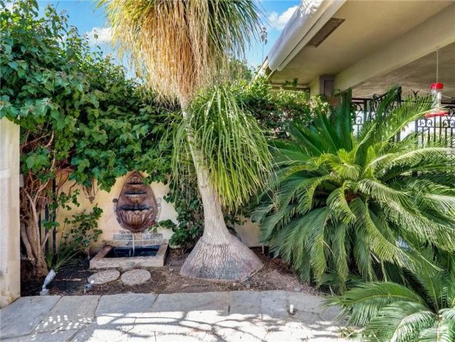 6 Whittier Court, Rancho Mirage, CA 92270