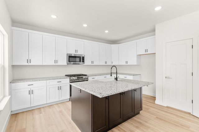 1448 N Carter Way, Republic, MO 65738