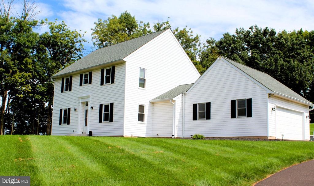 1 KRISTINE LN, PERKASIE, PA 18944 — exterior
