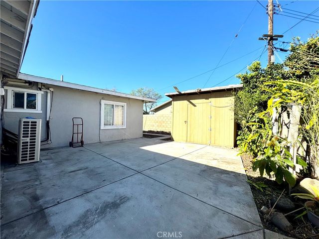 1101 N Gates, Santa Ana, CA 92703