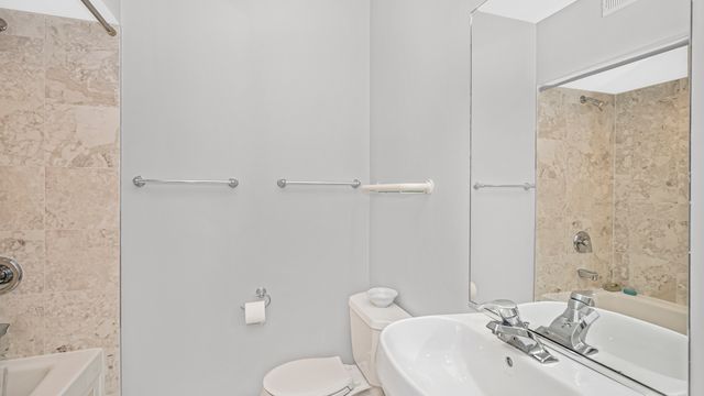 7315 N Honore Street 3, Chicago, IL 60626