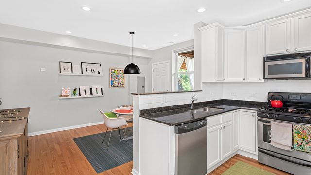 7315 N Honore Street 3, Chicago, IL 60626