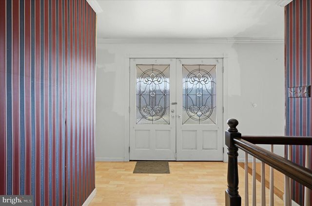 42 DOGWOOD LN, Bentonville, VA 22610