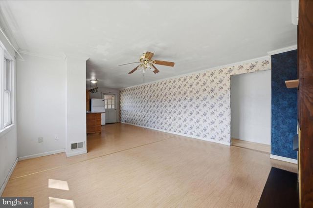 42 DOGWOOD LN, Bentonville, VA 22610