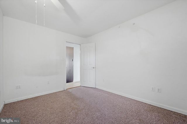 42 DOGWOOD LN, Bentonville, VA 22610