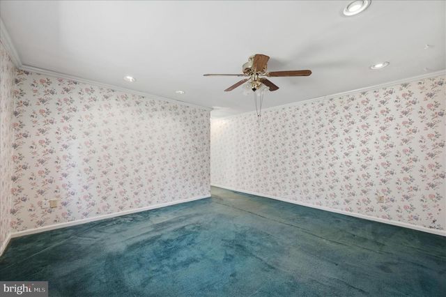 42 DOGWOOD LN, Bentonville, VA 22610