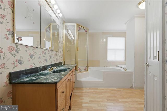 42 DOGWOOD LN, Bentonville, VA 22610