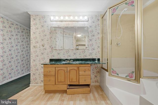 42 DOGWOOD LN, Bentonville, VA 22610