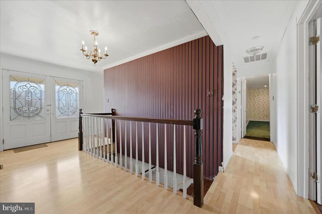 42 DOGWOOD LN, Bentonville, VA 22610