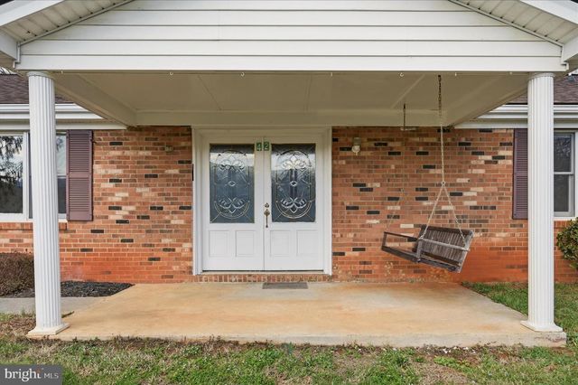 42 DOGWOOD LN, Bentonville, VA 22610