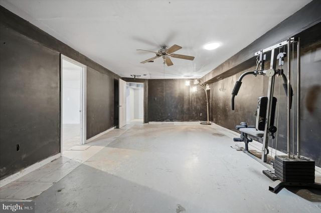 42 DOGWOOD LN, Bentonville, VA 22610