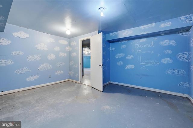 42 DOGWOOD LN, Bentonville, VA 22610