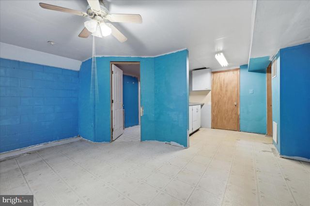 42 DOGWOOD LN, Bentonville, VA 22610