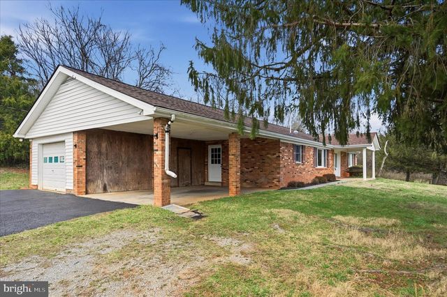 42 DOGWOOD LN, Bentonville, VA 22610