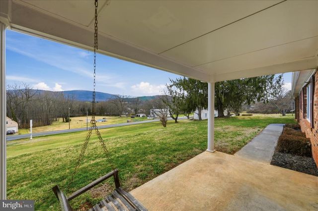 42 DOGWOOD LN, Bentonville, VA 22610