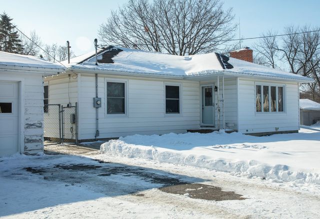 4548 E Washburn, Washburn, IA 50702