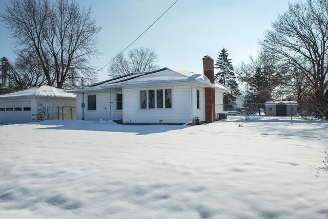 4548 E Washburn, Washburn, IA 50702