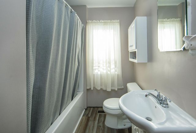 4548 E Washburn, Washburn, IA 50702