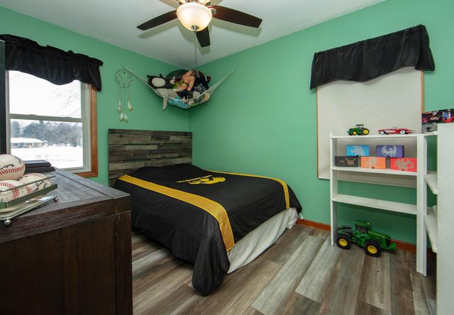 4548 E Washburn, Washburn, IA 50702